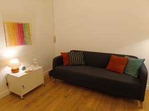 Sala de consulta del centro de psicología Seis Psicología en Madrid